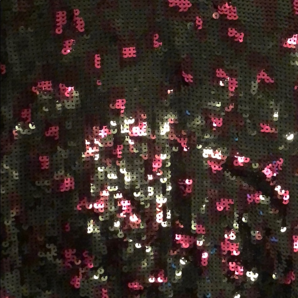 Sequenced Cropped Top - Picture 2 of 3